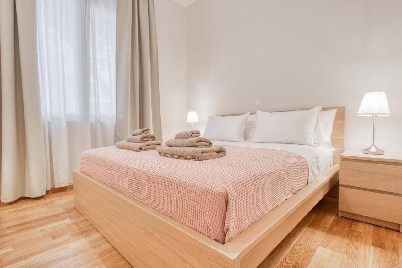 Modern 2-Bedroom Apt, 200M From The Acropolis เอเธนส์ ภายนอก รูปภาพ