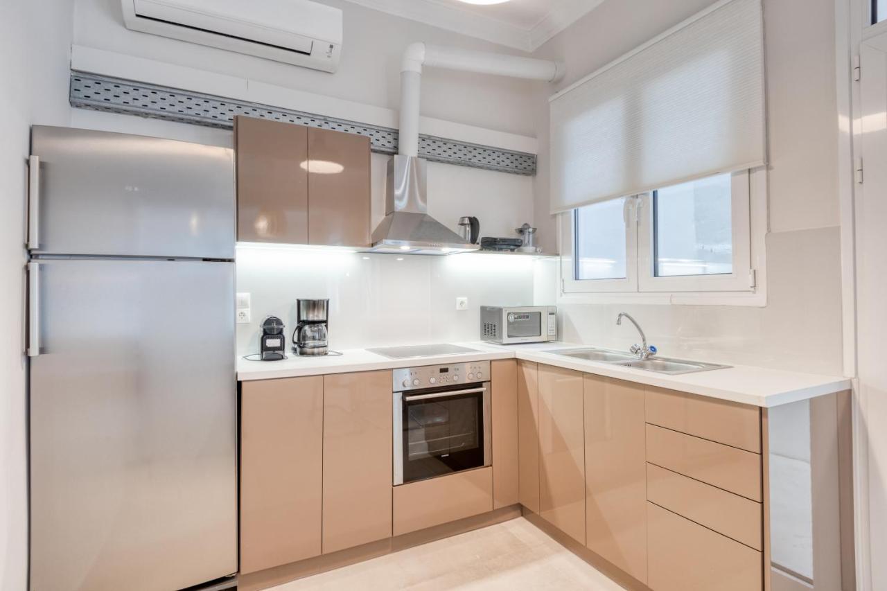 Modern 2-Bedroom Apt, 200M From The Acropolis เอเธนส์ ภายนอก รูปภาพ