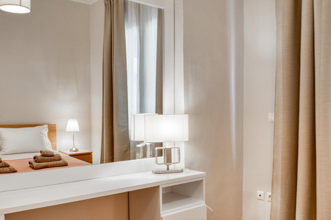 Modern 2-Bedroom Apt, 200M From The Acropolis เอเธนส์ ภายนอก รูปภาพ